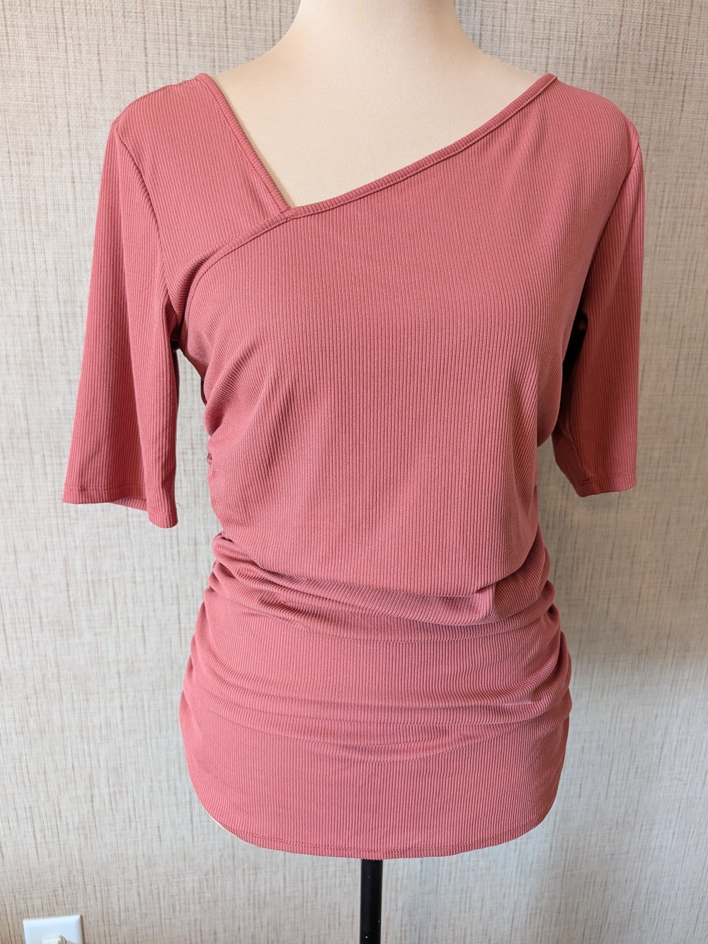 Nine West Dusty Rose Ribbed Asymmetric Short Sleeve Top
